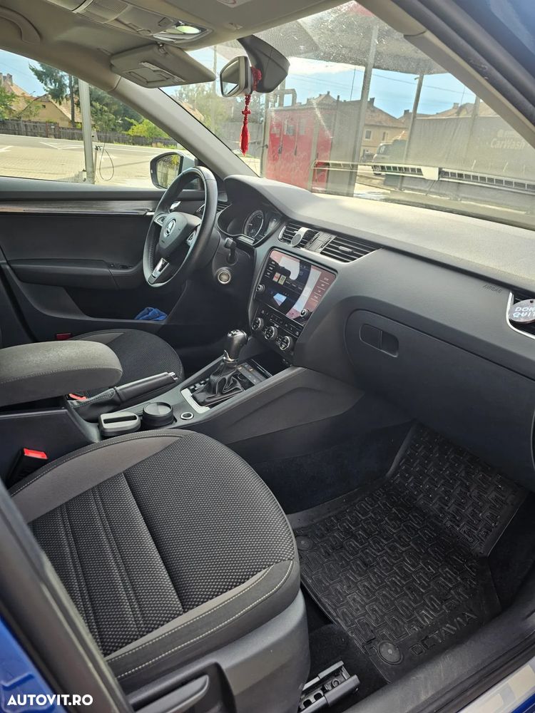 Skoda Octavia Combi Diesel 2.0 TDI 4X4 DSG Scout - 18
