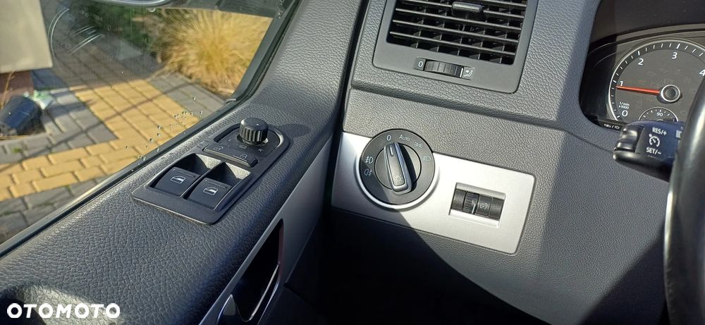 Volkswagen Multivan - 16