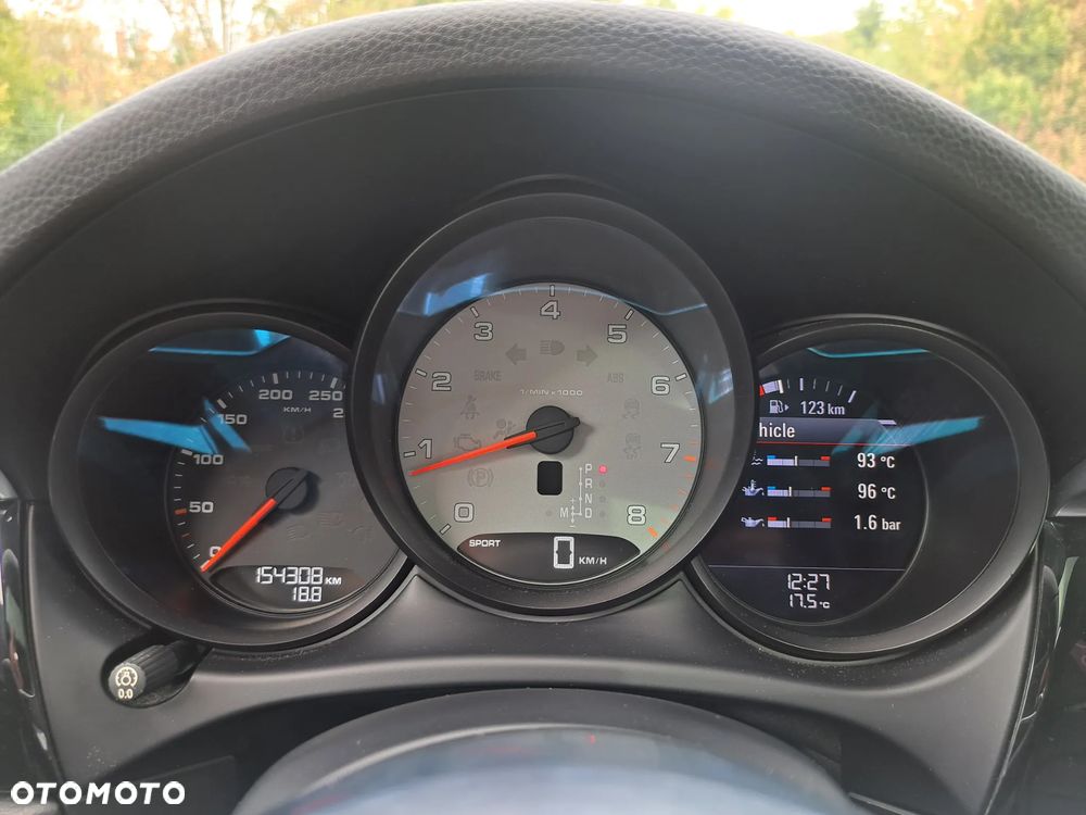 Porsche Macan - 30