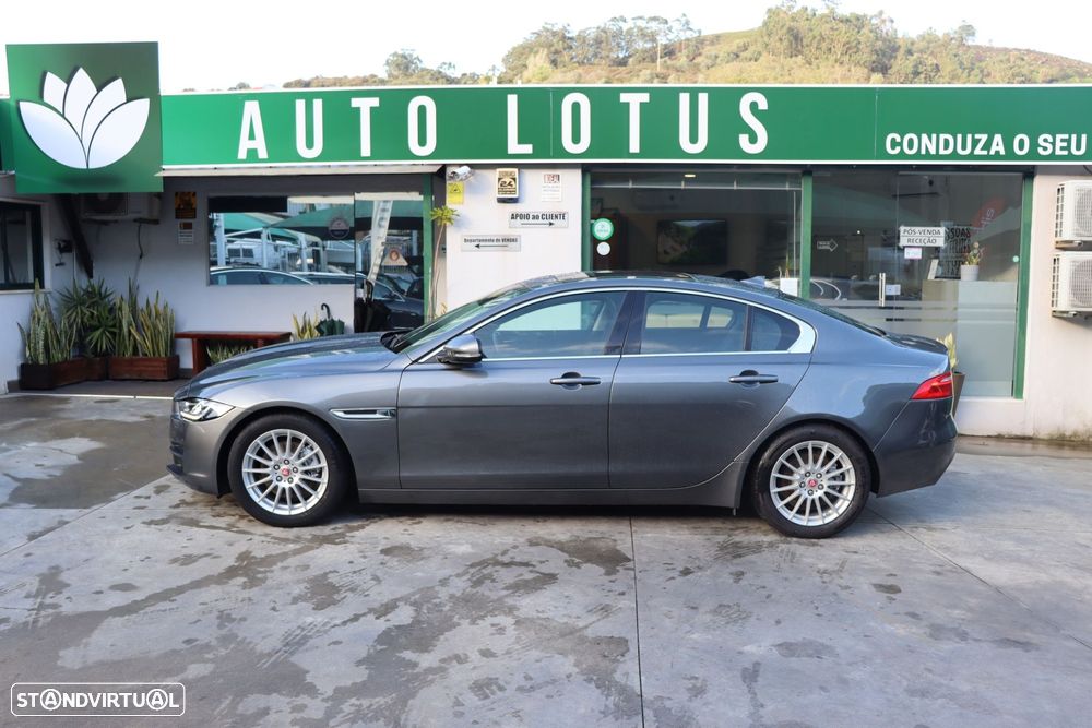 Jaguar XE 2.0 D Prestige Aut. - 3