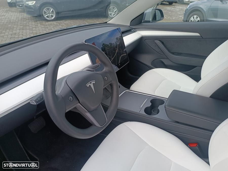 Tesla Model 3 Long-Range Dual Motor AWD - 4