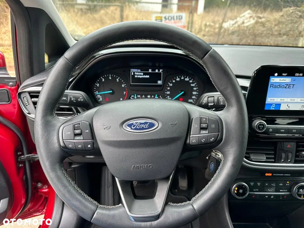 Ford Fiesta 1.1 S&S TITANIUM - 37