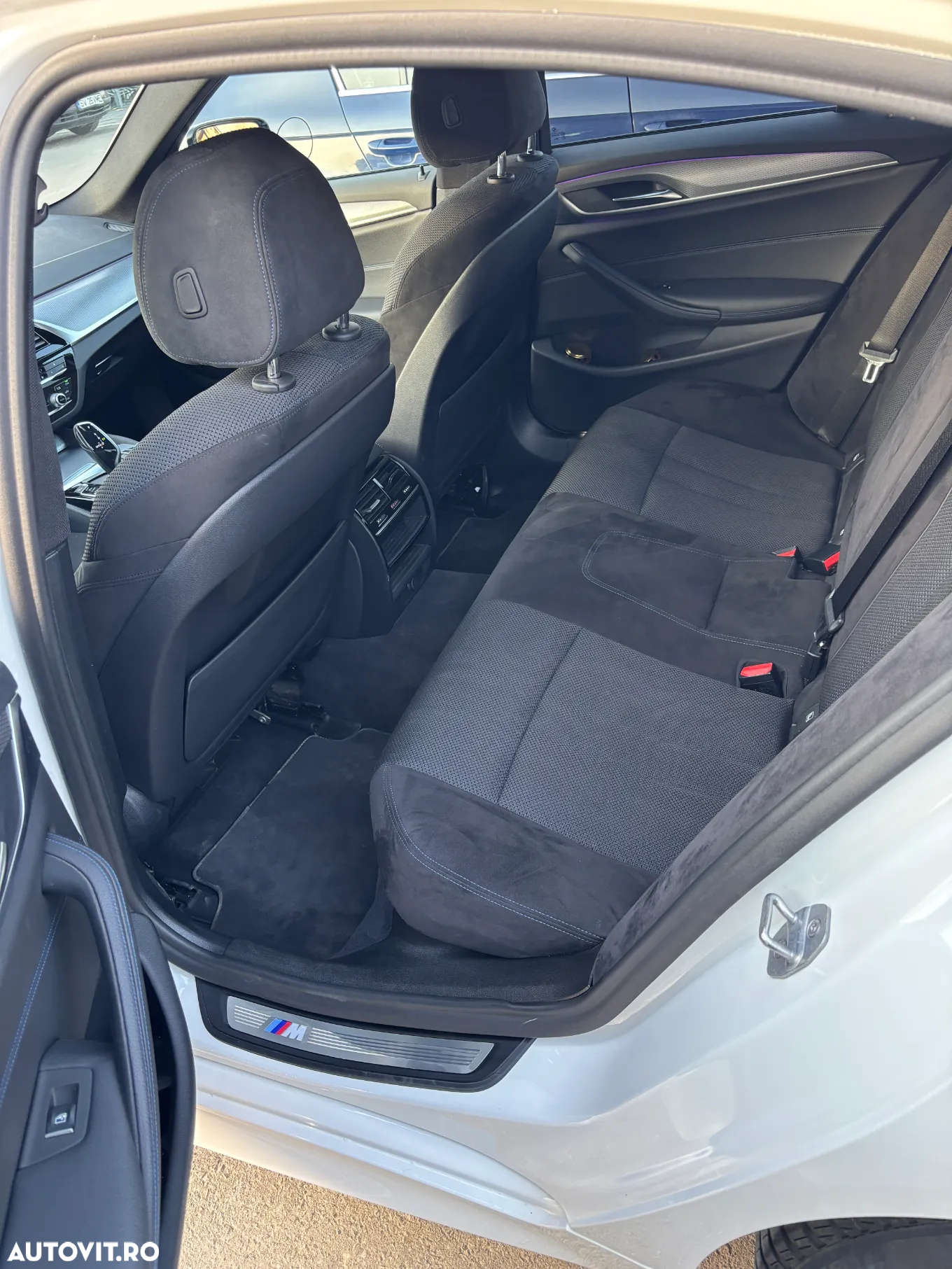 BMW Seria 5 520d xDrive AT - 17