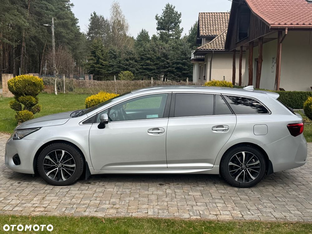 Toyota Avensis 2.0 D-4D Prestige - 6