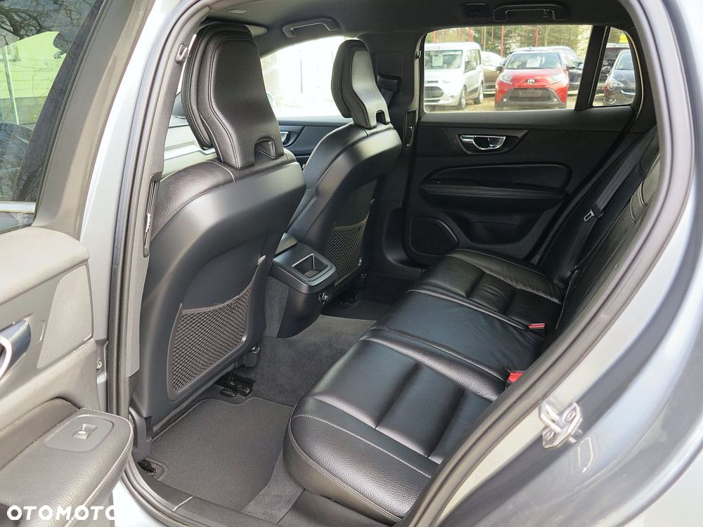 Volvo V60 D3 Momentum - 14