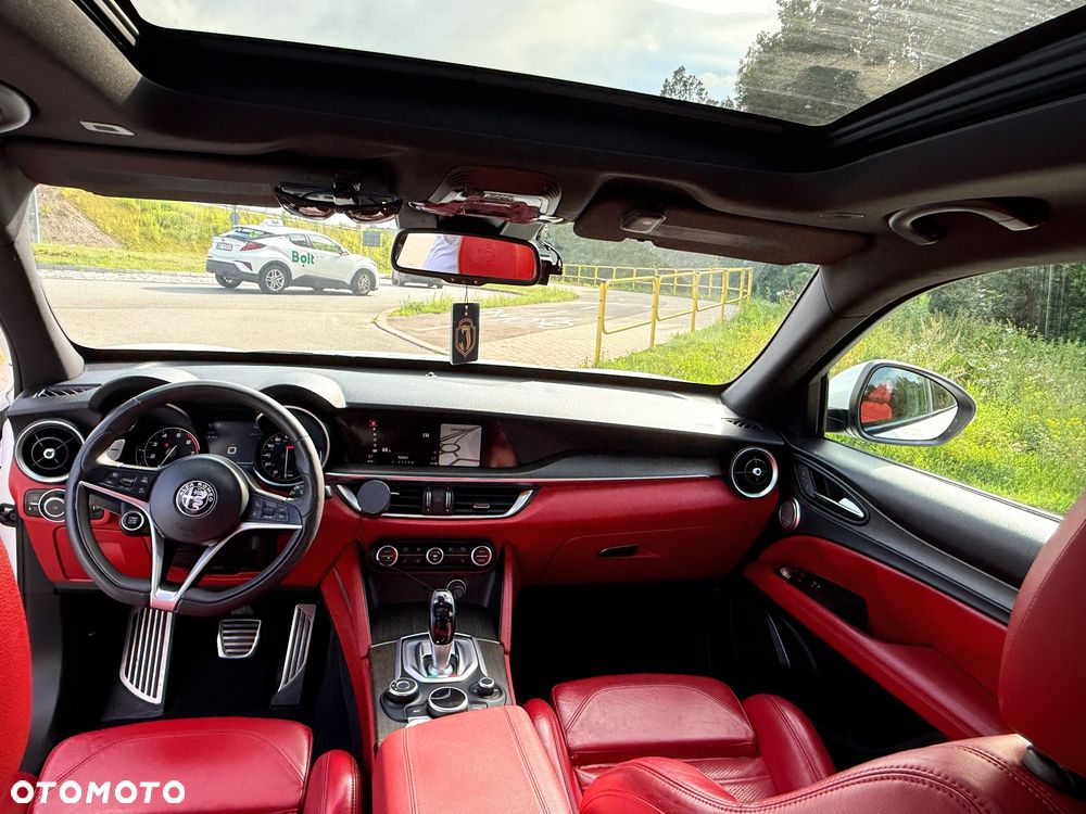 Alfa Romeo Stelvio 2.0 Turbo 16V AT8-Q4 Ti - 15