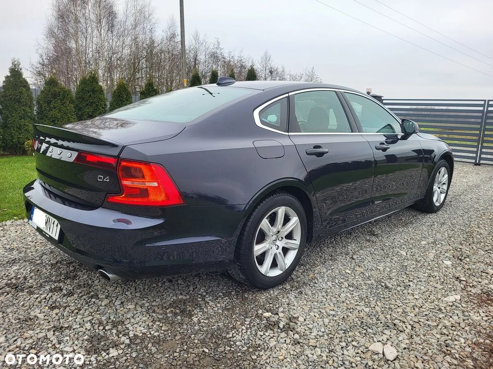 Volvo S90 D4 Momentum Pro - 18