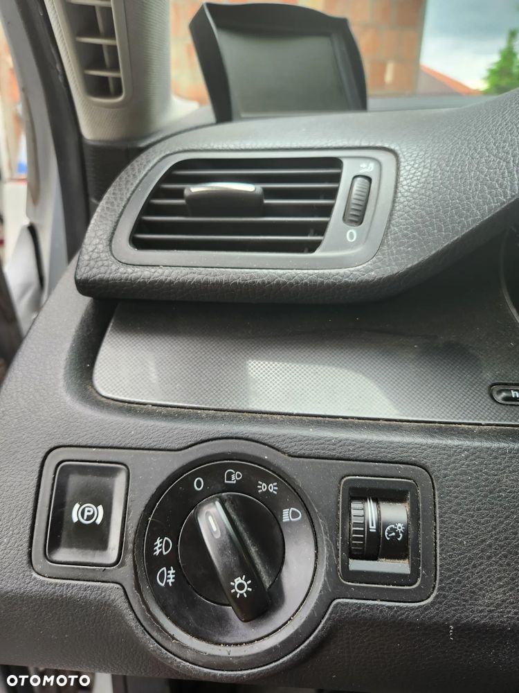 Volkswagen Passat 2.0 TDI DPF Comfortline - 13
