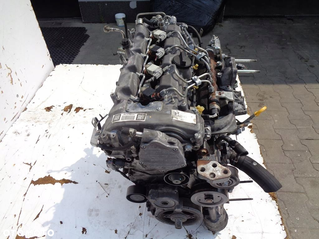 SILNIK 2AD 5 WTRYSK TOYOTA AVENSIS T27 2.2 D4D 88T - 2