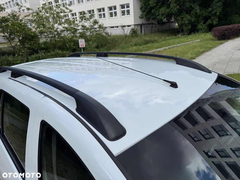 Dacia Logan 1.2 16V Laureate - 11