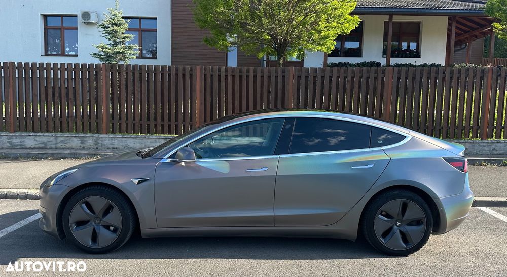 Tesla Model 3 - 3