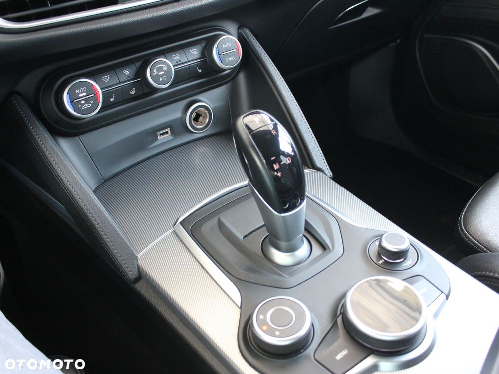 Alfa Romeo Stelvio 2.2 JTDM Q4 - 11