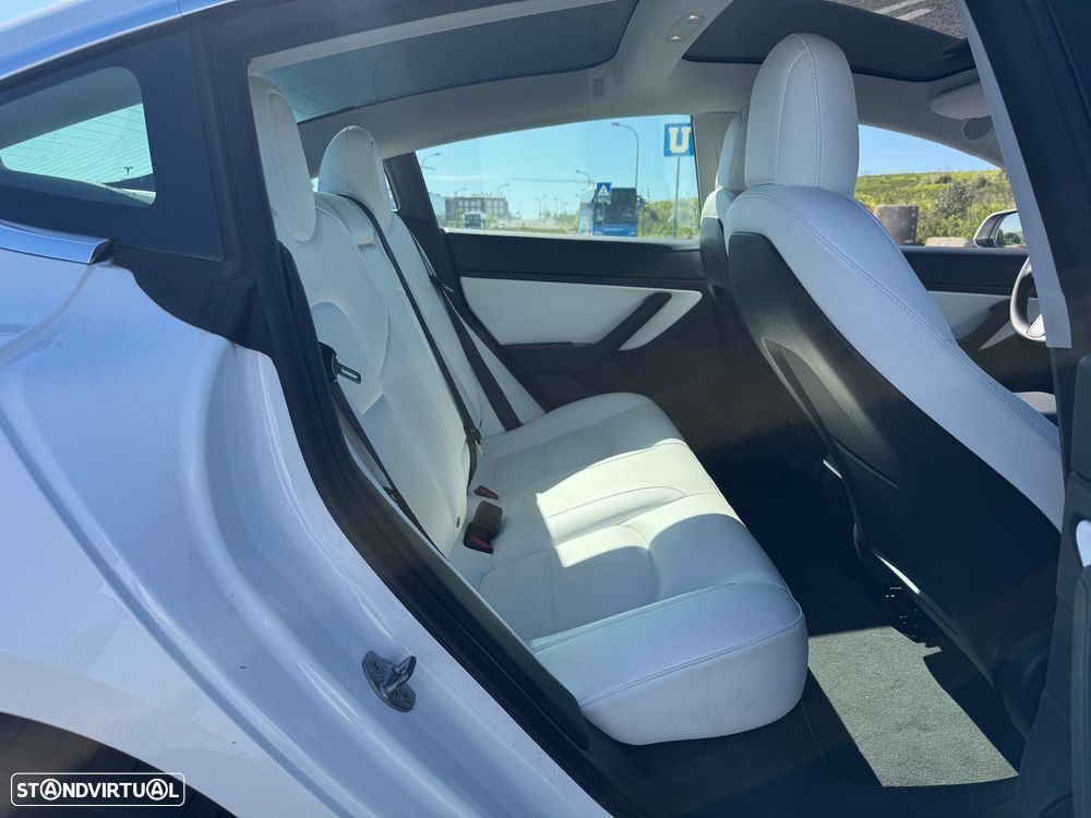 Tesla Model 3 Standard Range Plus RWD - 4