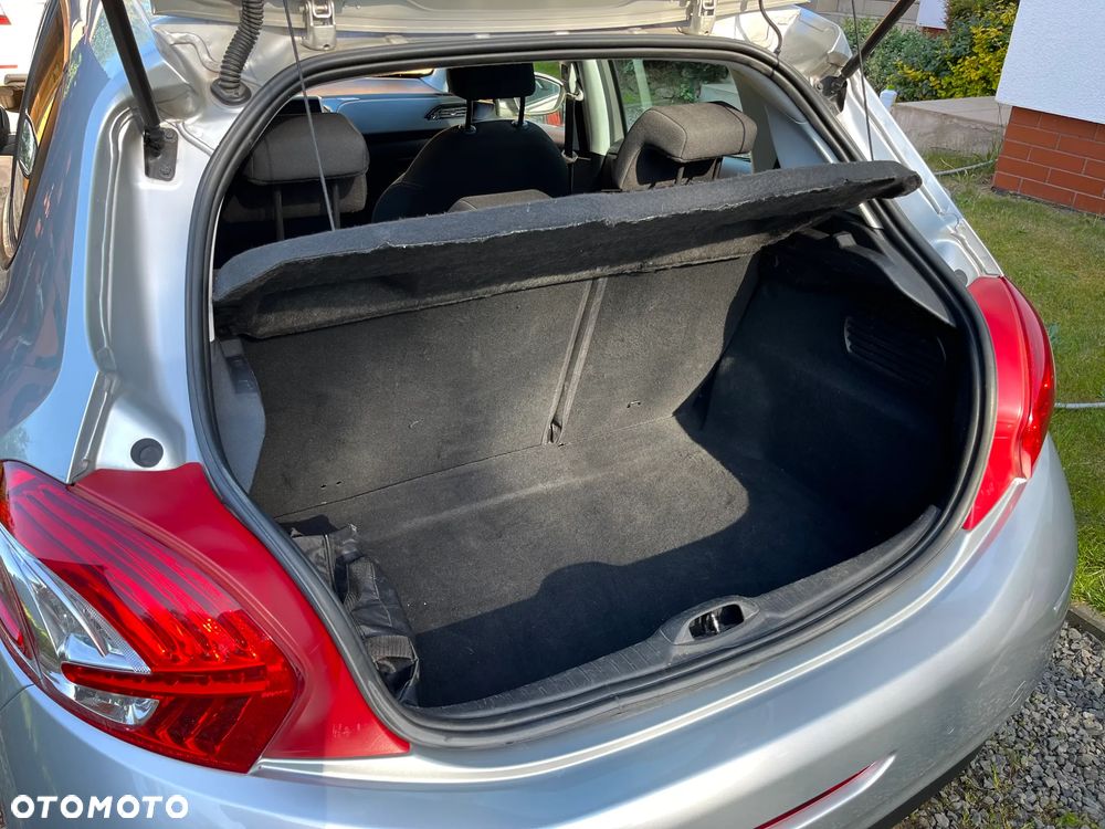Peugeot 208 1.2 PureTech Allure - 10