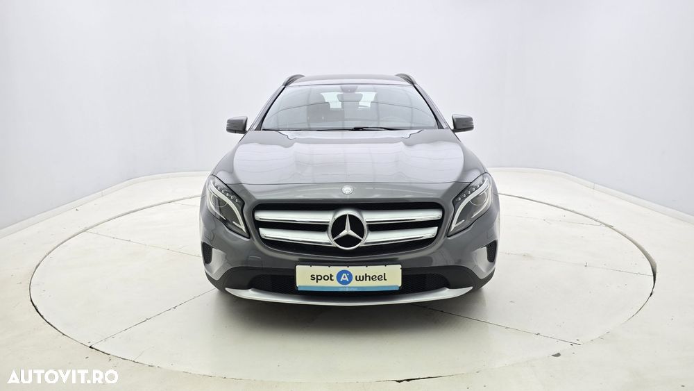 Mercedes-Benz GLA - 2