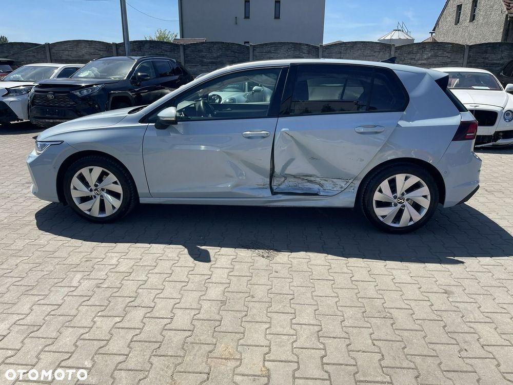Volkswagen Golf 1.5 eTSI mHEV Life DSG - 9