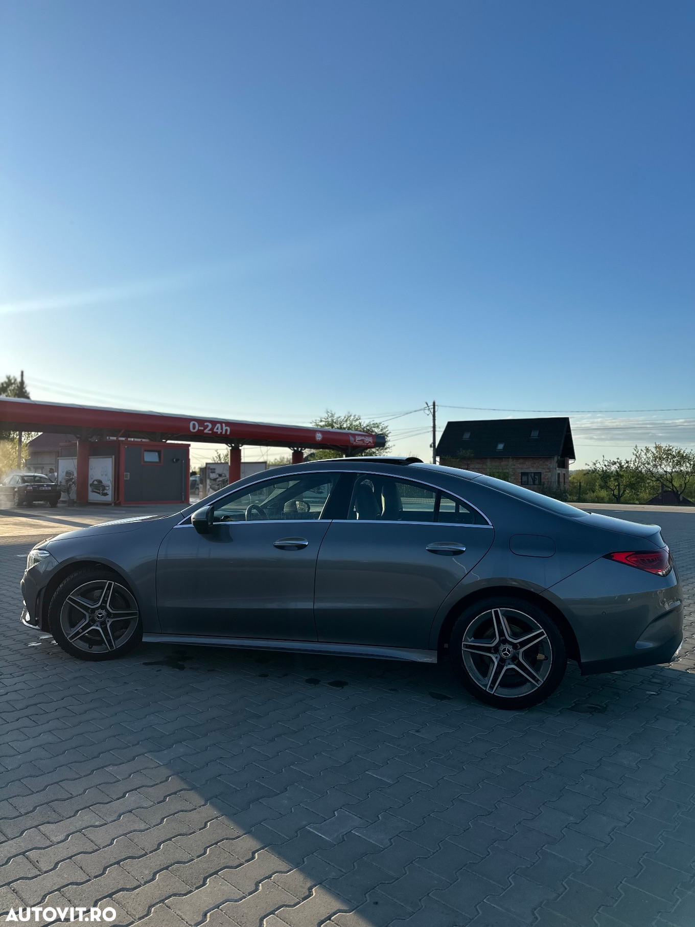 Mercedes-Benz CLA 200 7G-DCT AMG Line - 3