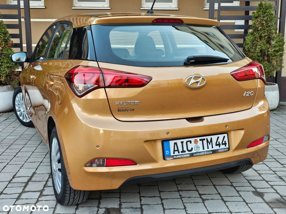 Hyundai i20 1.2 YES Gold - 32