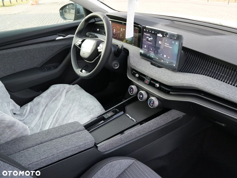 Skoda Superb 2.0 TSI Selection DSG - 37