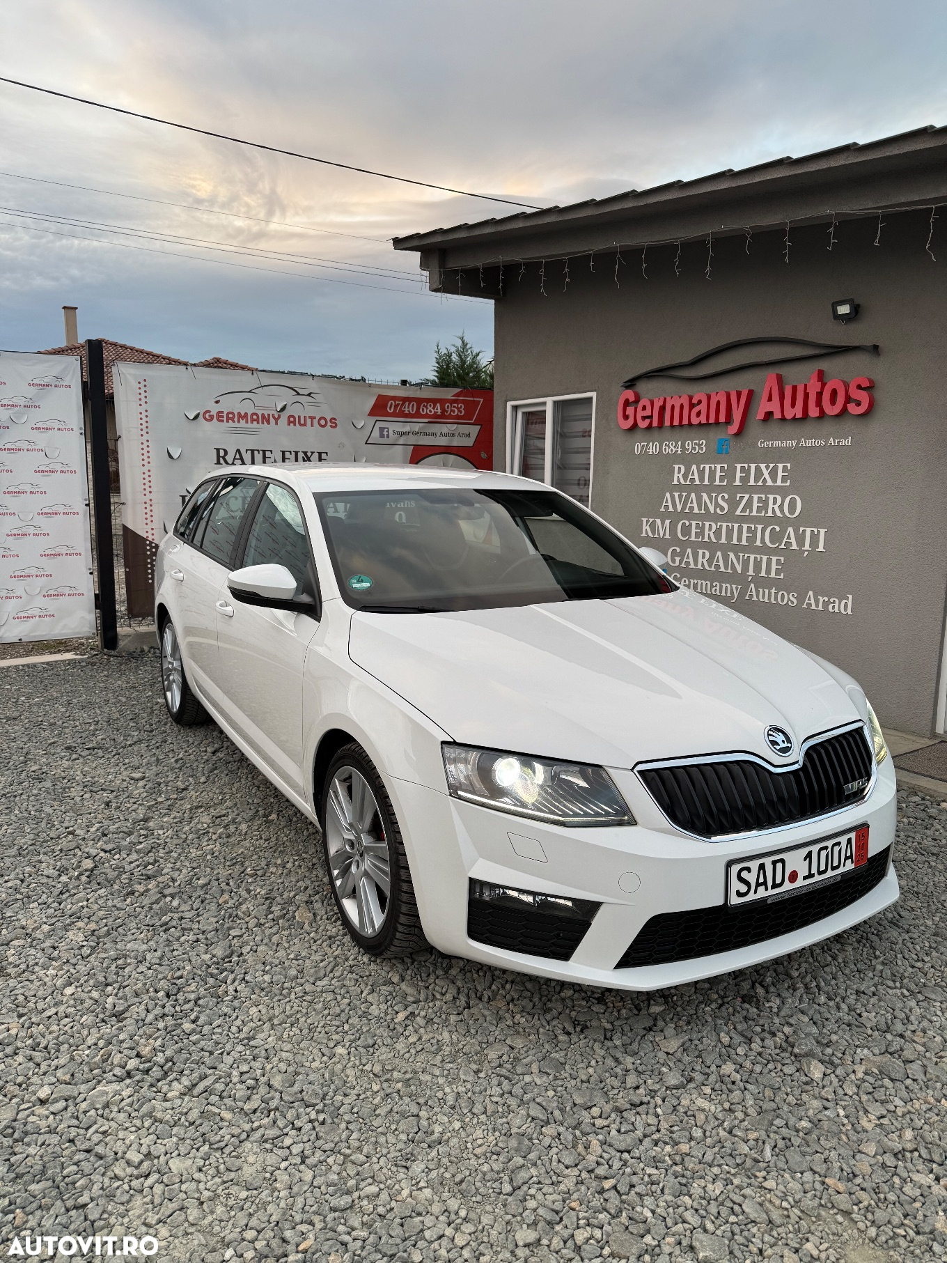 Skoda Octavia 2.0 TDI DSG RS - 27