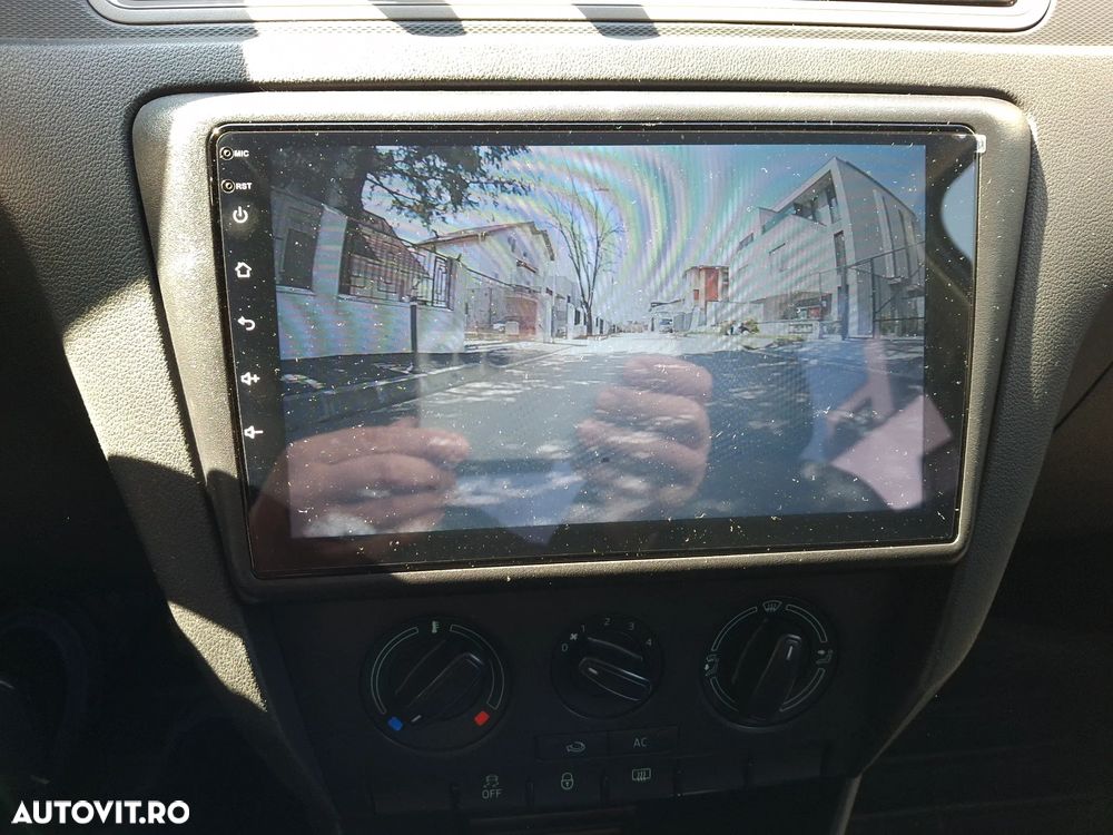 Skoda RAPID 1.2 TSI Active - 10