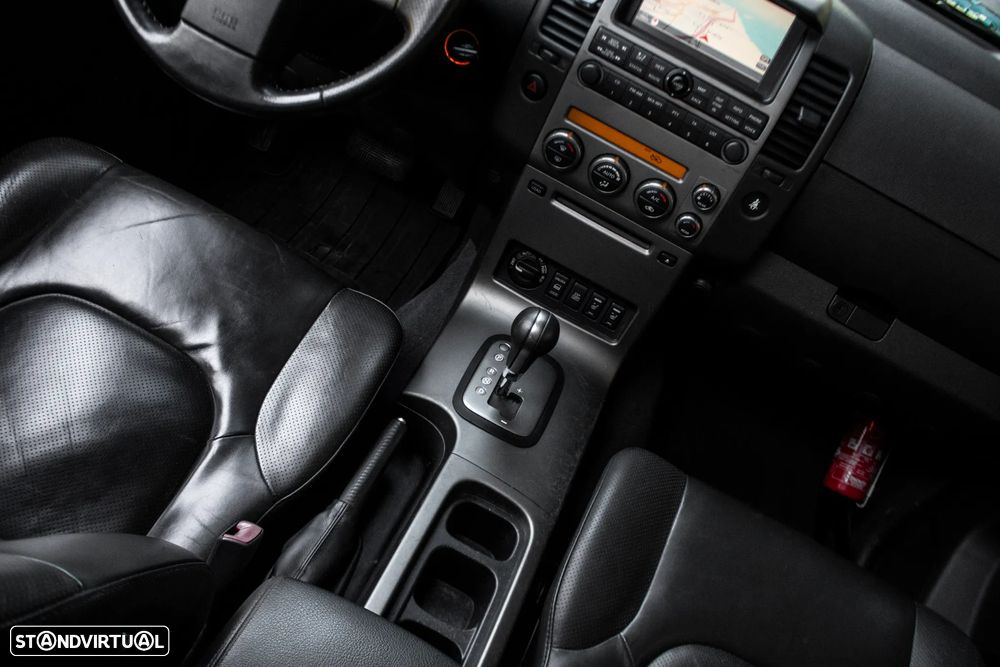 Nissan Pathfinder 2.5 dCi Aut. SE - 32