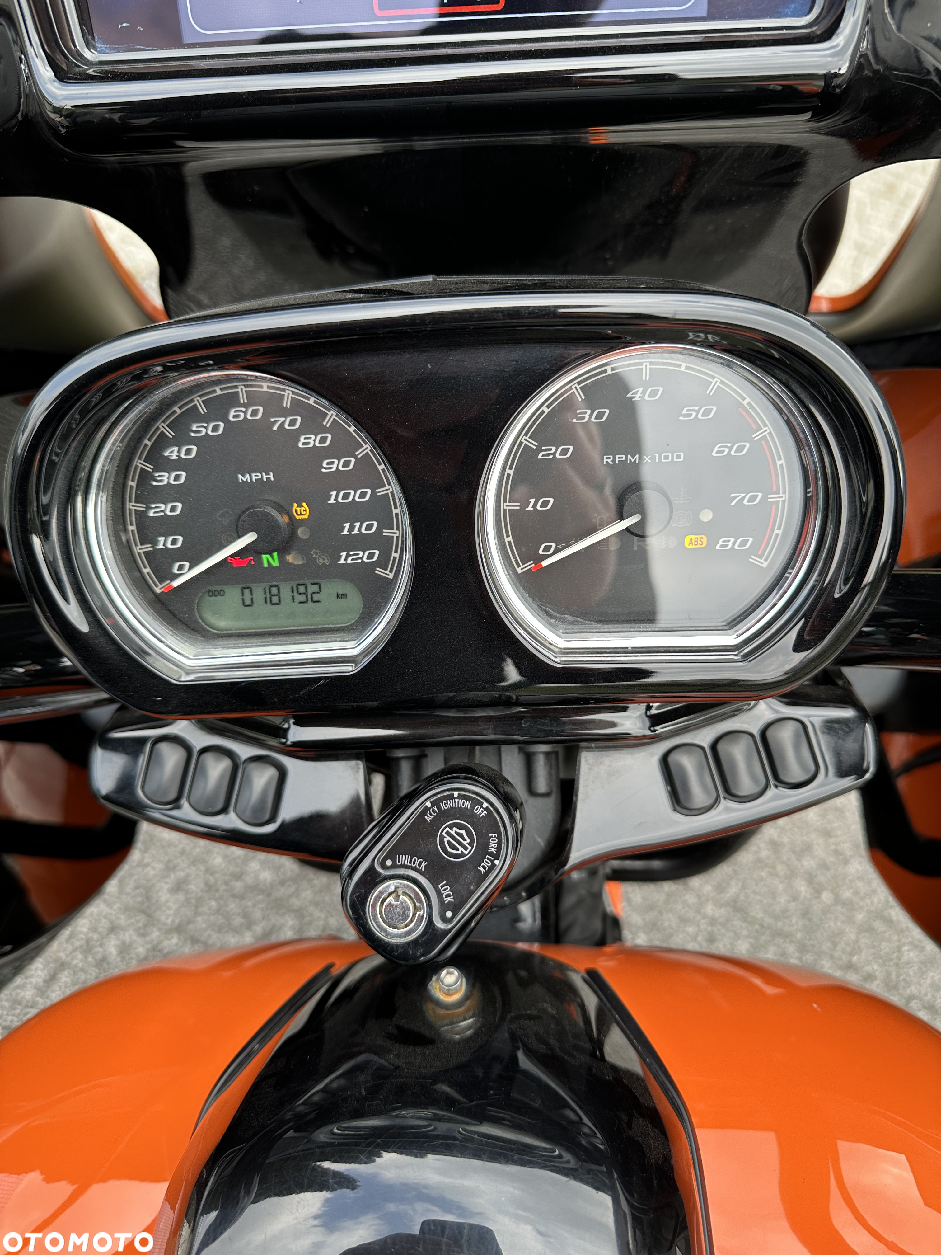 Harley-Davidson Touring Road Glide - 4