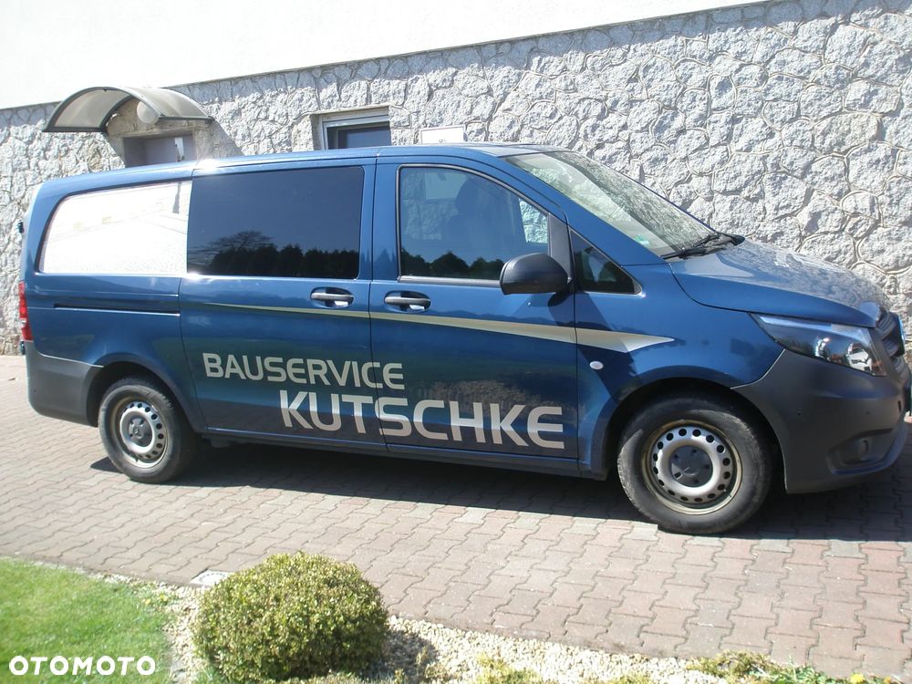 Mercedes-Benz Vito Renault Trafic - 1