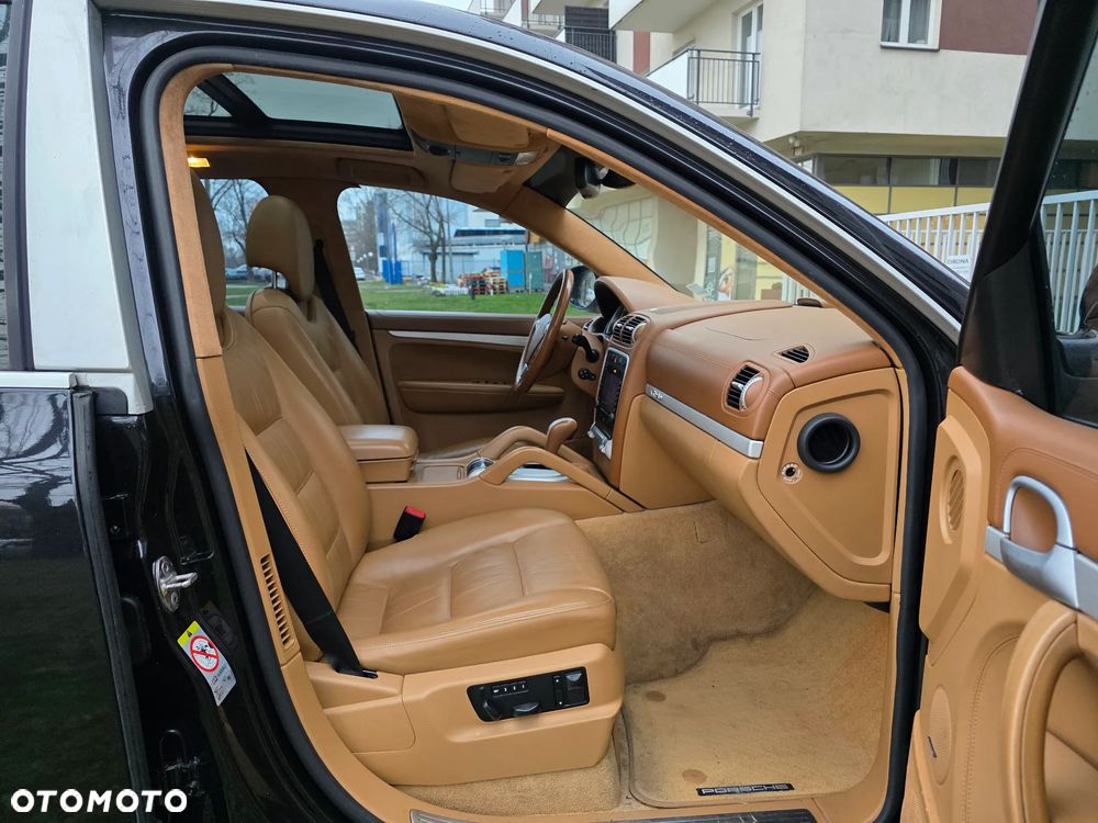 Porsche Cayenne - 33