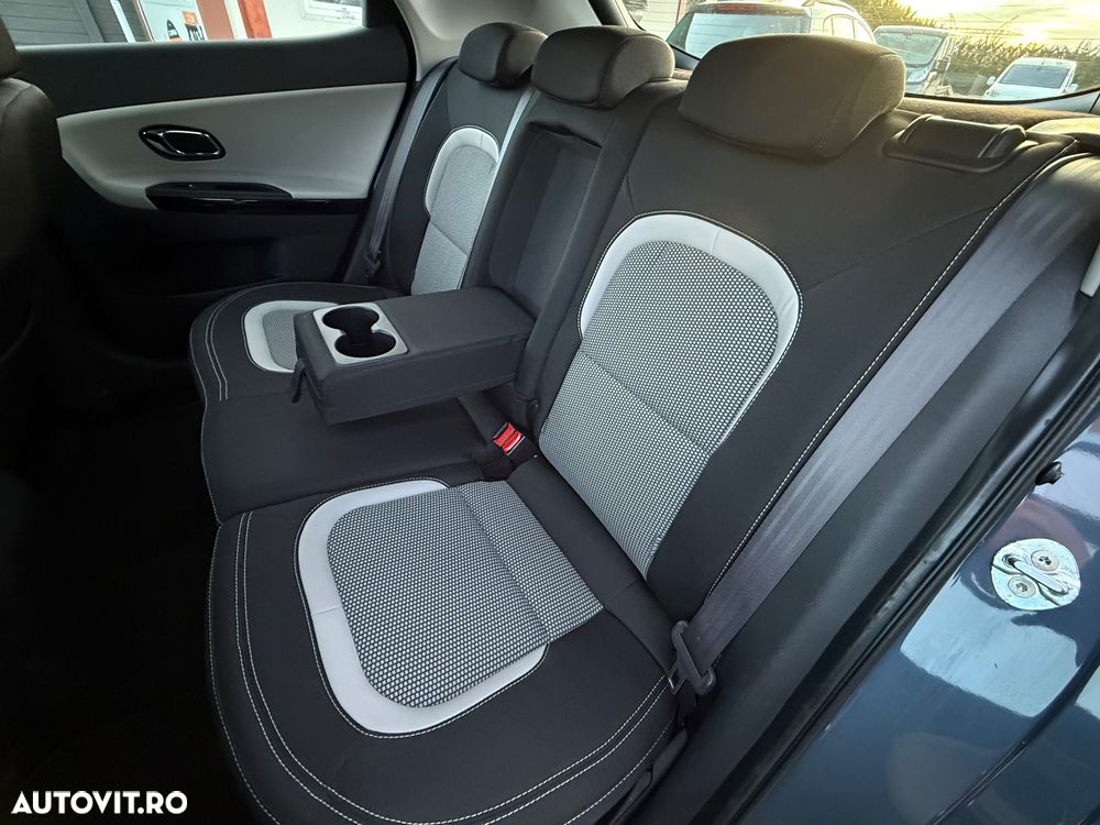 Kia Ceed 1.6 CRDi ISG Mind - 8