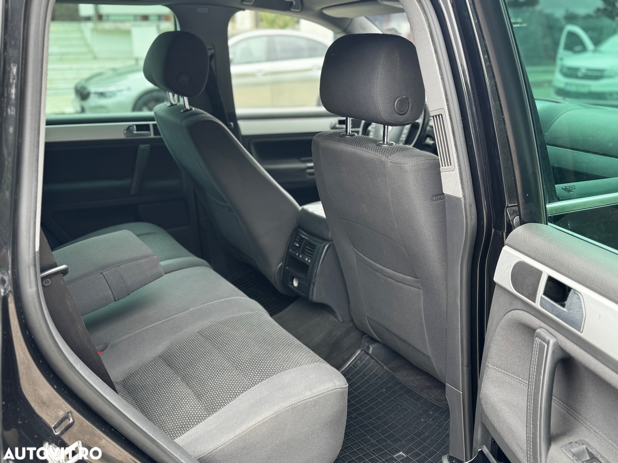 Volkswagen Touareg - 11
