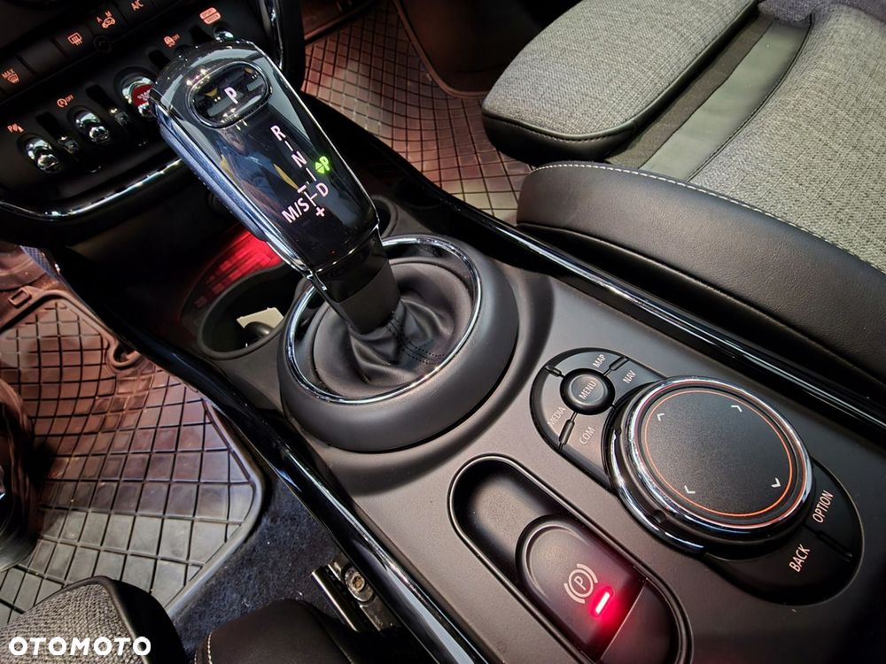 MINI Clubman Cooper SD ALL4 - 19