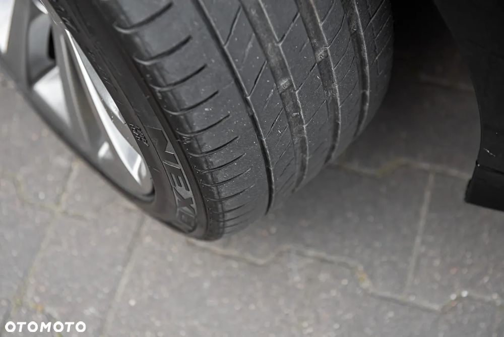 BMW Seria 3 325d DPF Touring - 28
