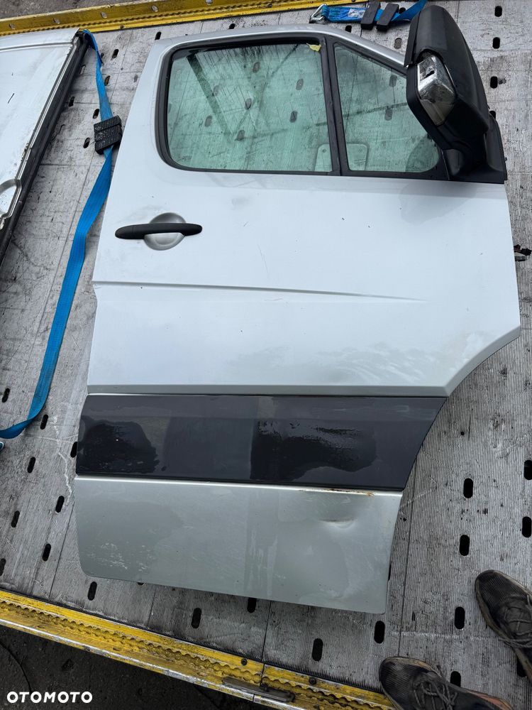 Volkswagen Crafter drzwi boczne tylnie niskie boczne prawe lewe z szybą srebrne srebrny - 11