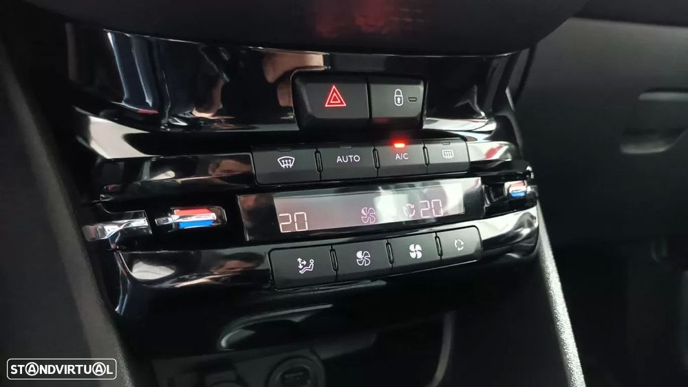 Peugeot 2008 1.2 PureTech Allure - 36