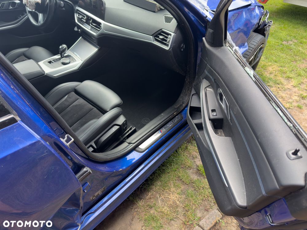 BMW Seria 3 320i Edition M Sport Shadow - 11