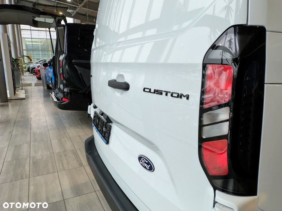 Ford Transit Custom - 11
