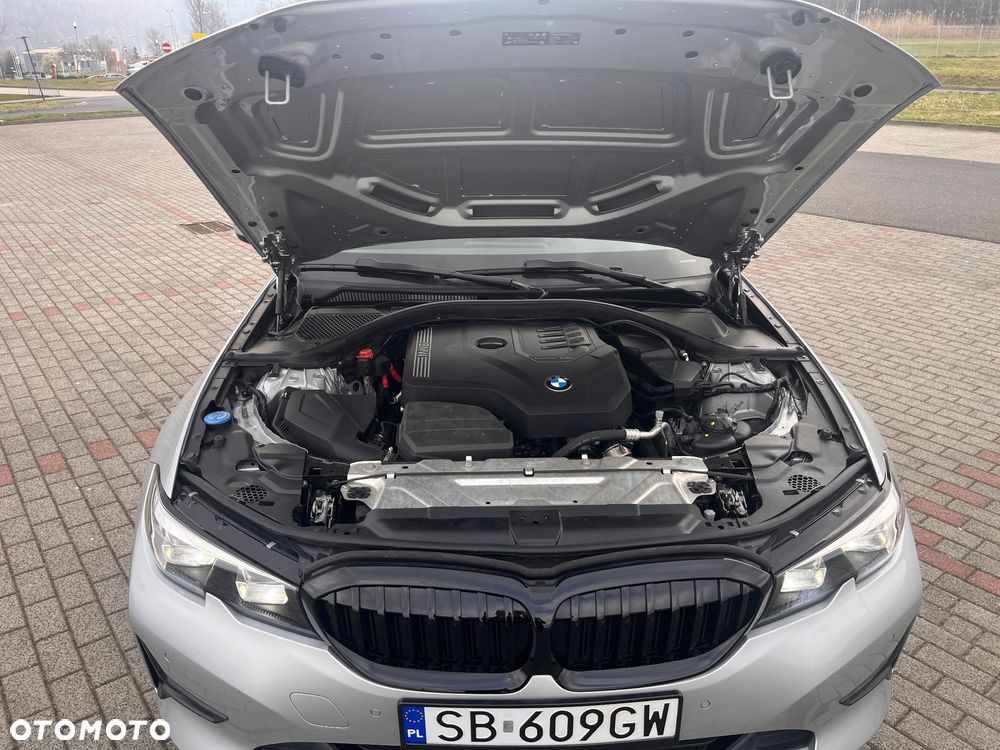 BMW Seria 3 320i xDrive Edition M Sport Shadow - 20