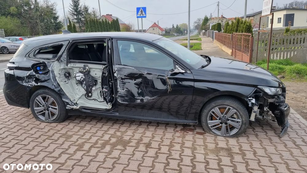 Peugeot 308 BlueHDi 130 EAT8 Allure - 11
