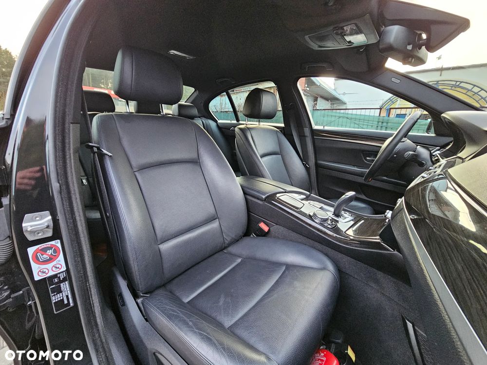 BMW Seria 5 520d xDrive Luxury Line - 32