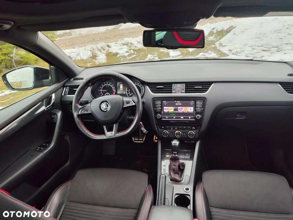 Skoda Octavia 2.0 TDI DSG RS - 9