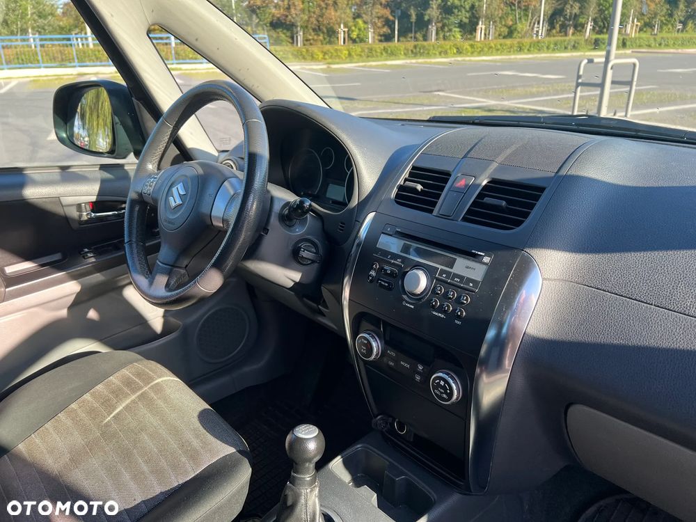 Suzuki SX4 1.6 Premium - 18