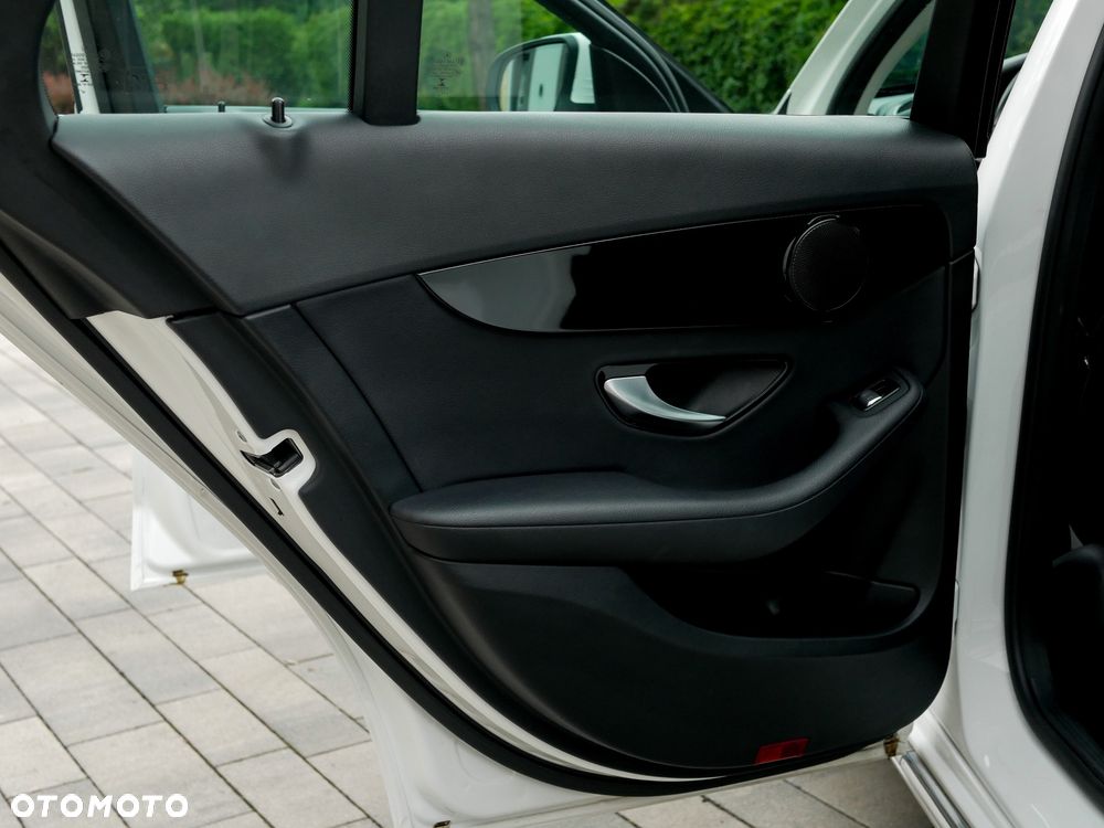 Mercedes-Benz Klasa C 160 9G-TRONIC - 34