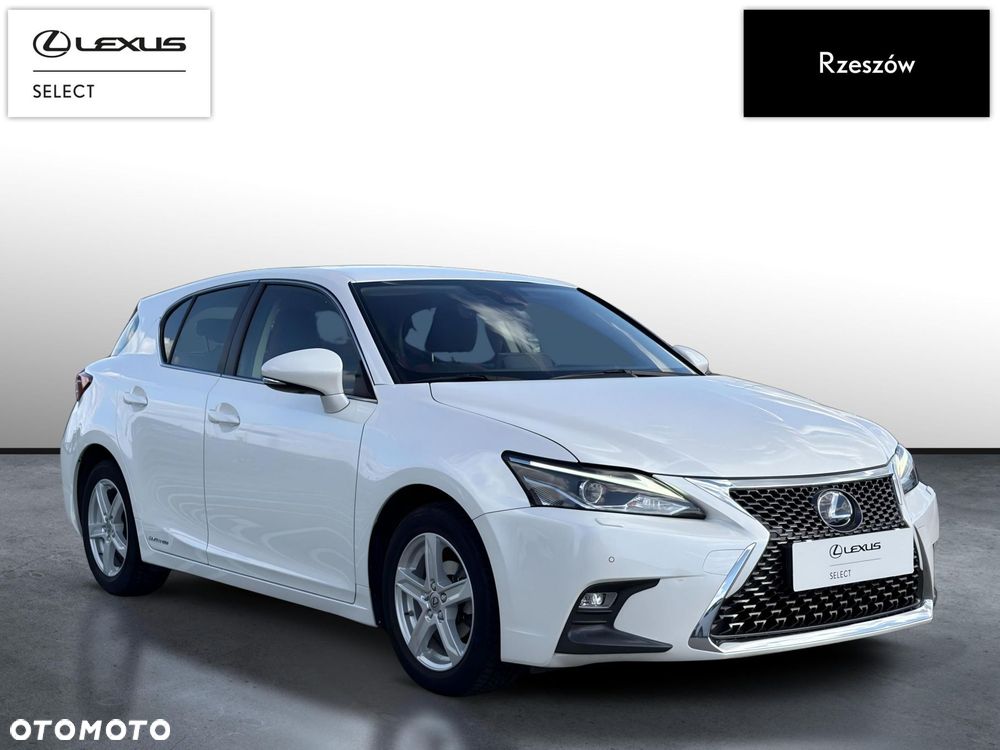 Lexus CT - 7