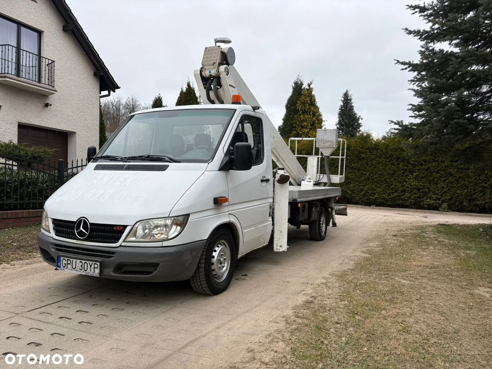 Mercedes-Benz Sprinter - 1