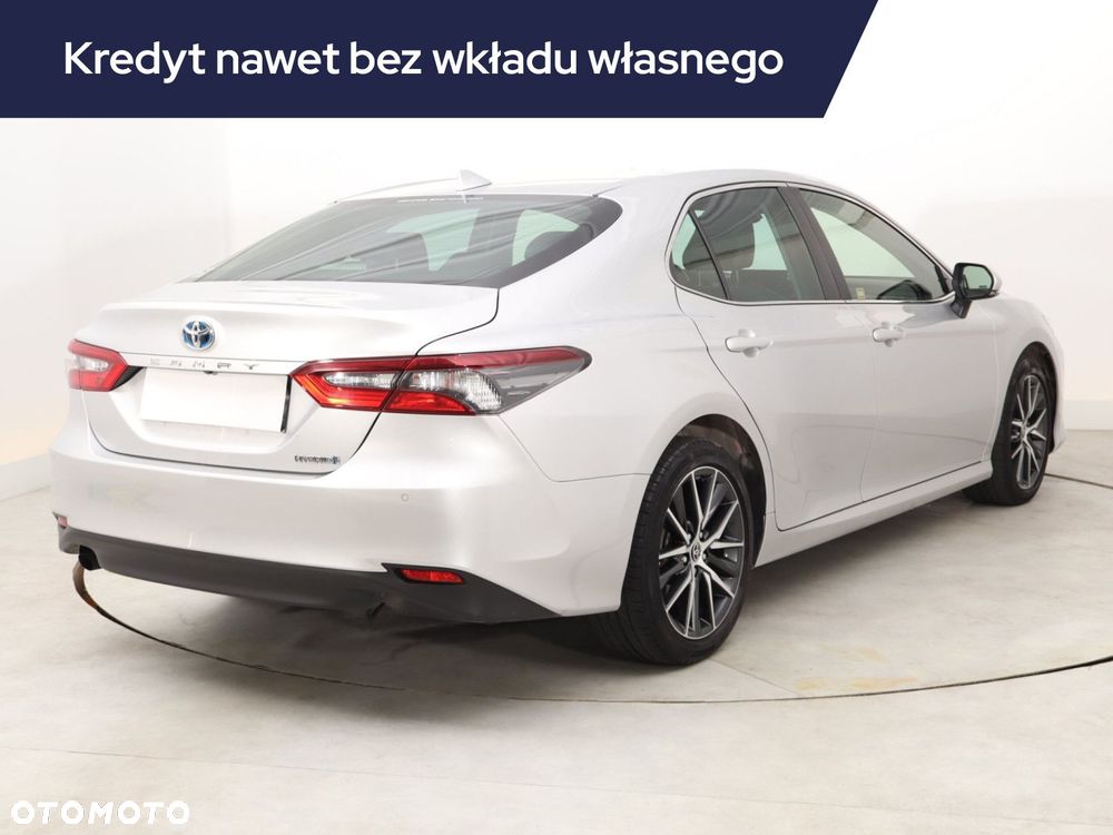 Toyota Camry - 6