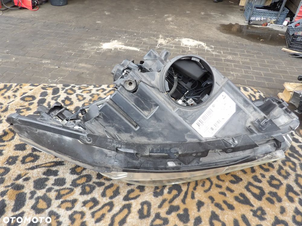 BMW - F10 - XENON - LIFT - SKRĘTNA - PRAWA LAMPA PRZEDNIA - ROZBITE SZKŁO - EUROPA - 7378518 - 10