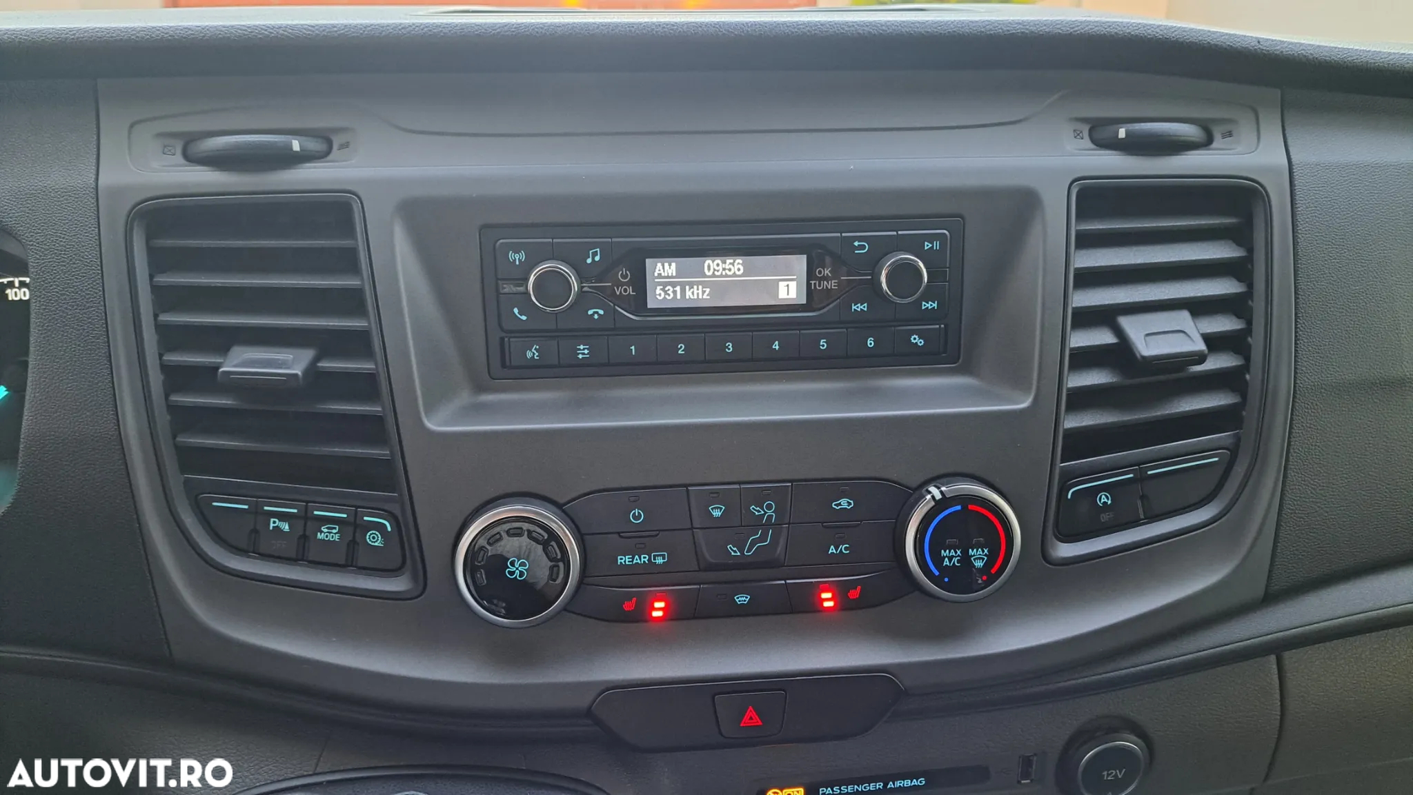 Ford Transit 350 2.0 EcoBlue 170 CP L3H2 Kombi FWD Trend - 30
