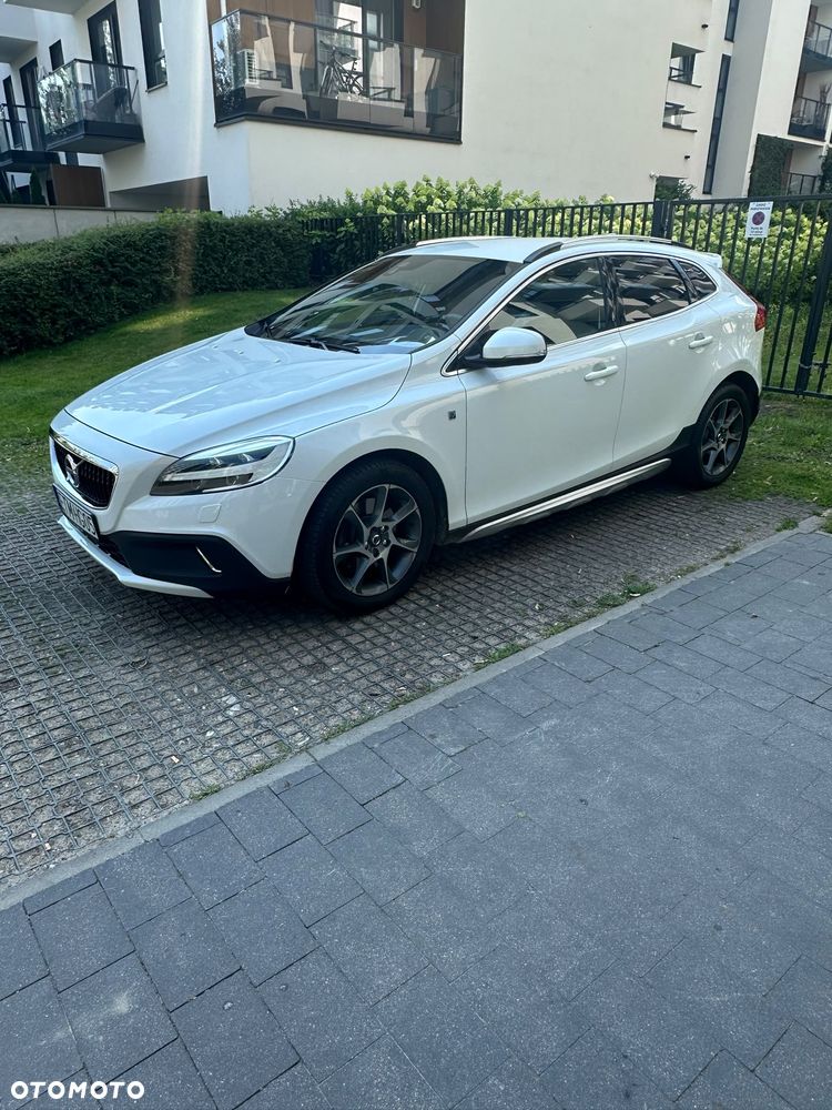 Volvo V40 Cross Country T3 Drive-E Ocean Race - 5