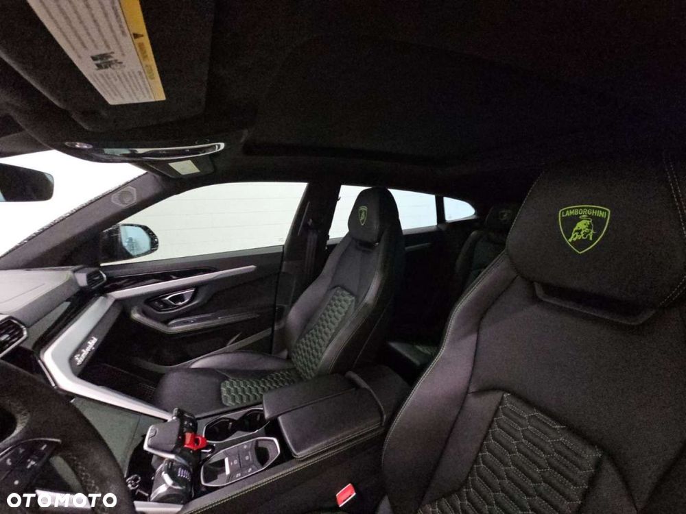 Lamborghini Urus - 14